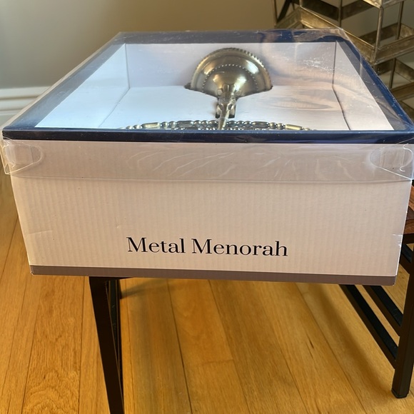 🕎Beautiful Metal Menorah 🕎 in gold tone ✨NEW IN BOX ✨ - Picture 13 of 13